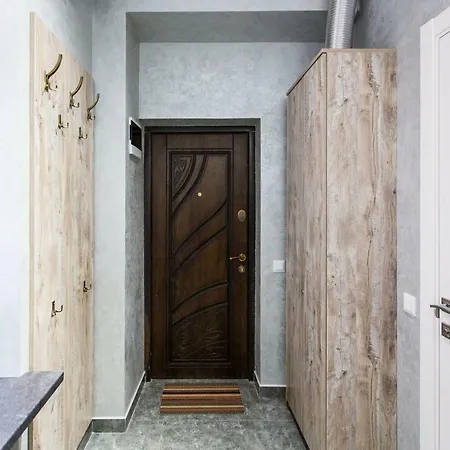 Apartment дизайнерська віп по вулиці куліша 14 *