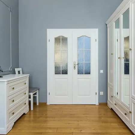 Apartamento дизайнерська віп по вулиці куліша 14 *