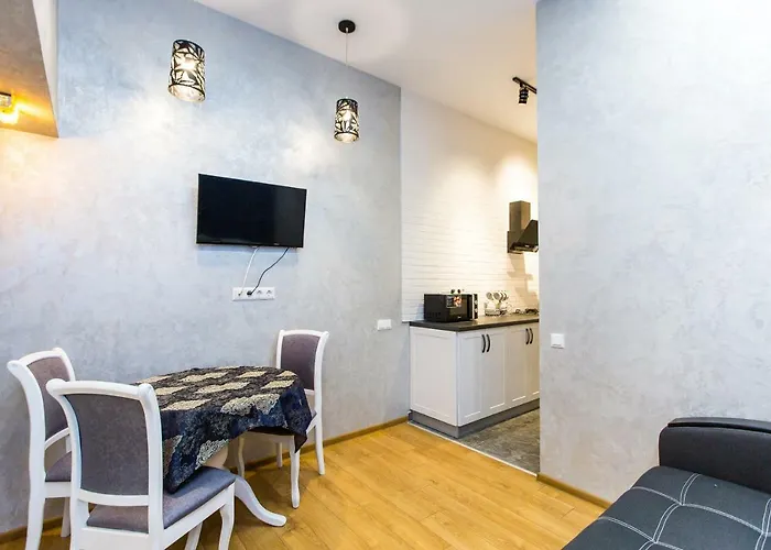 Apartment дизайнерська віп по вулиці куліша 14 *