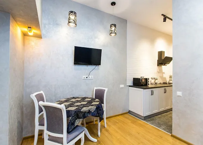 дизайнерська віп по вулиці куліша 14 * Leópolis