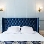 Apartman дизайнерська віп по вулиці куліша 14 Lviv